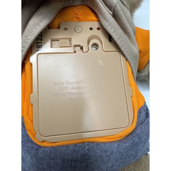 Teddy Ruxpin 2017 Plush Talking Animated Story Teller Bluetooth Bear LCD Eyes - Picture 7 of 8